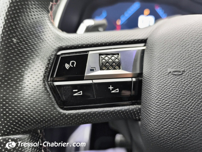 DS DS7 CROSSBACK BlueHDi 130 EAT8 Performance Line