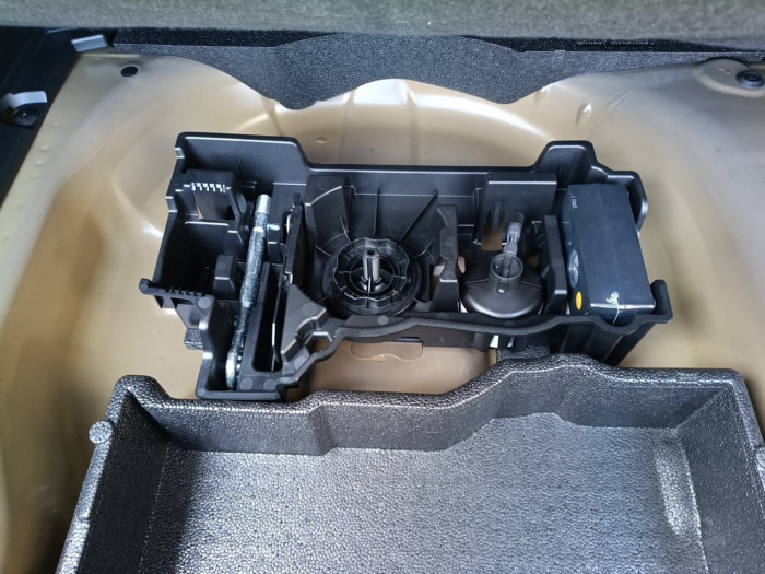 Peugeot 2008 PureTech 130 S&S EAT8 Allure