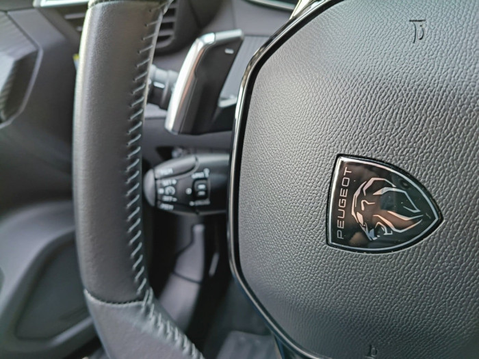 Peugeot 2008 PureTech 130 S&S EAT8 Allure