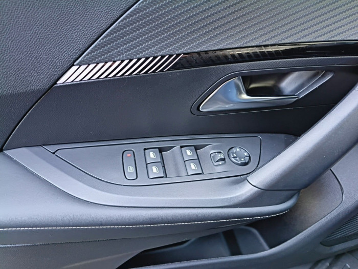 Peugeot 2008 PureTech 130 S&S EAT8 Allure