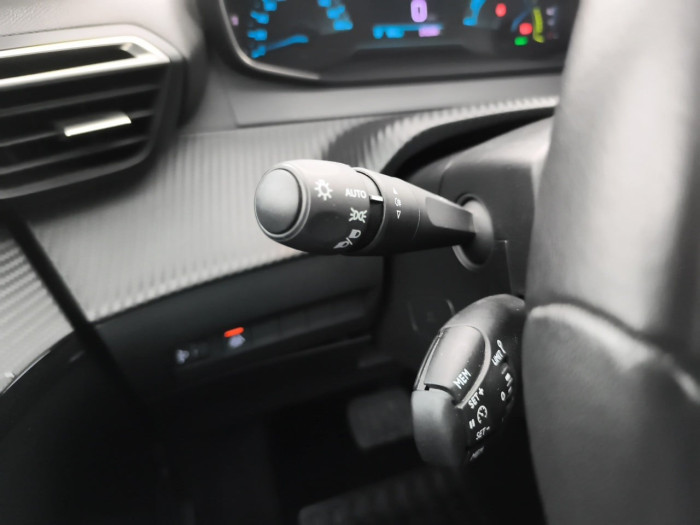 Peugeot 208 ELECTRIQUE 50 kWh 136ch Like