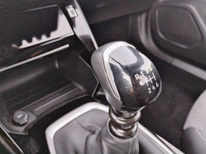 Peugeot 2008 PureTech 100 S&S BVM6 Allure