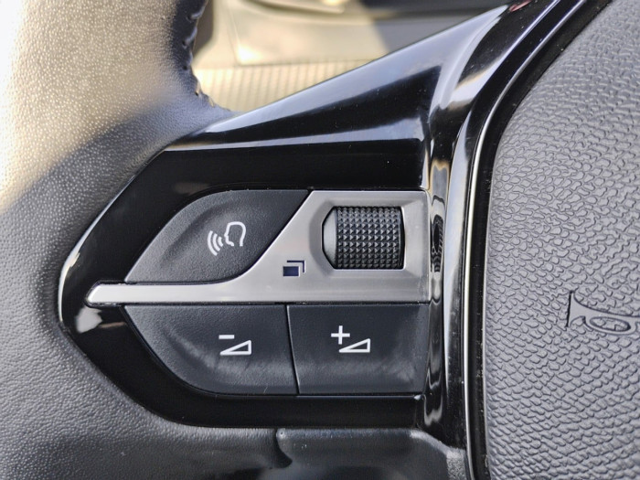 Peugeot 2008 PureTech 100 S&S BVM6 Allure