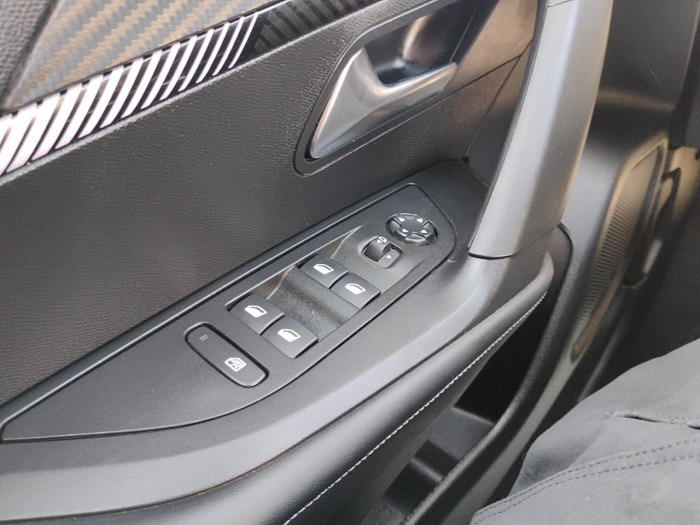 Peugeot 2008 PureTech 100 S&S BVM6 Allure