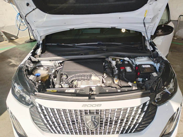 Peugeot 2008 PureTech 100 S&S BVM6 Allure
