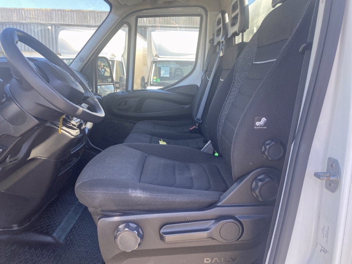 IVECO Daily CCb 35C14 empattement 3750 Hi-Matic