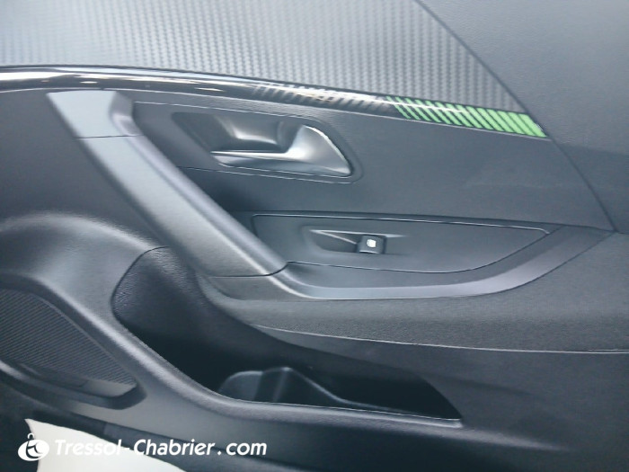 Peugeot 2008 PureTech 100 S&S BVM6 Active