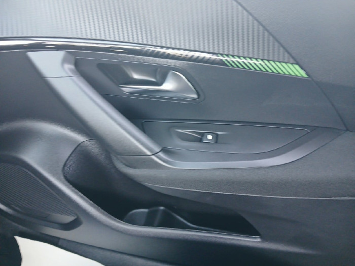 Peugeot 2008 PureTech 100 S&S BVM6 Active