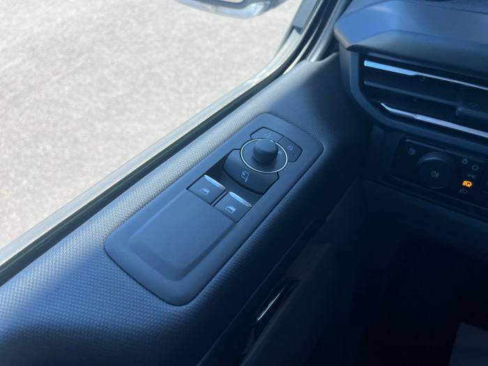 Ford Tourneo Custom 340 L1H1 2.5 Duratec 232ch Hybride rechargeable Titanium CVT