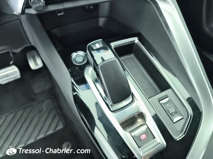 Peugeot 3008 Hybrid 225 e-EAT8 Roadtrip