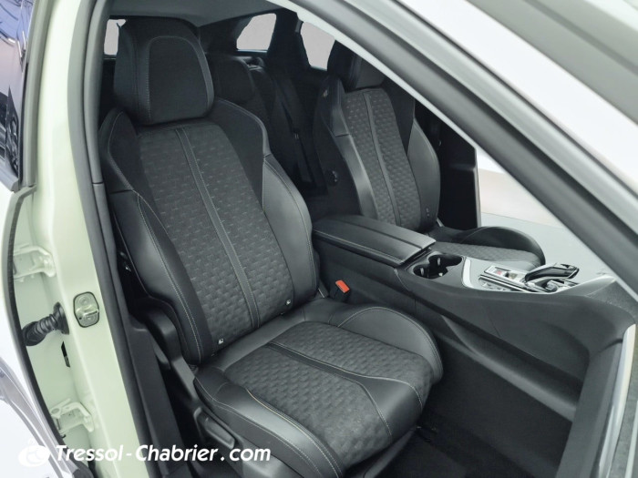 Peugeot 3008 Hybrid 225 e-EAT8 Roadtrip