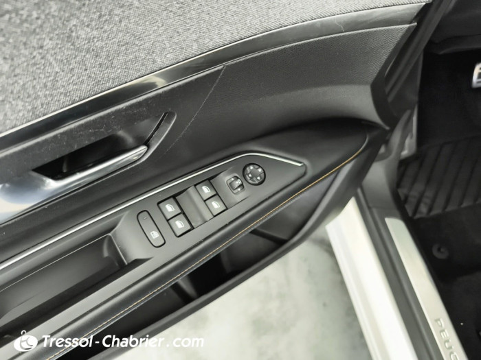 Peugeot 3008 Hybrid 225 e-EAT8 Roadtrip