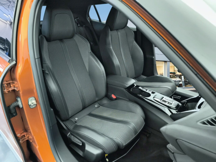 Peugeot 2008 PureTech 130 S&S EAT8 Allure Pack