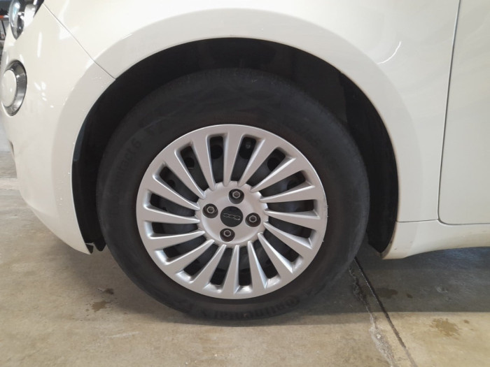 Fiat 500e BERLINE MY22 SERIE 1 STEP 2 500 e 95 ch Action