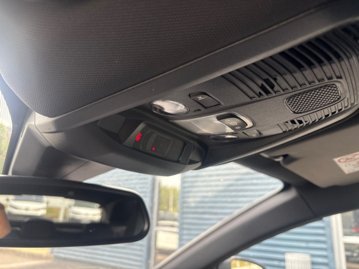 Peugeot 3008 Hybrid 136 e-DCS6 Allure Pack