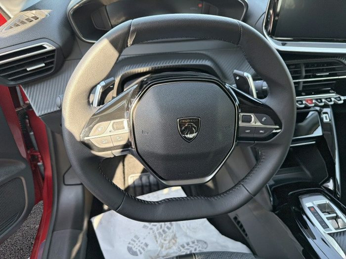 Peugeot 208 Hybrid 110 e-DCS6 série spéciale Envy