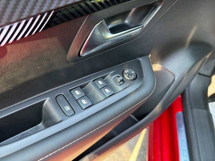 Peugeot 208 Hybrid 110 e-DCS6 série spéciale Envy