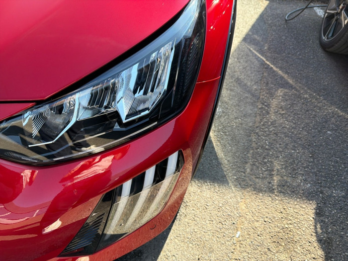 Peugeot 208 Hybrid 110 e-DCS6 série spéciale Envy
