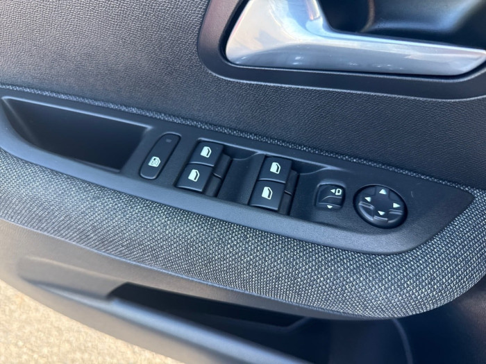 Peugeot 208 PureTech 100 S&S BVM6 Style