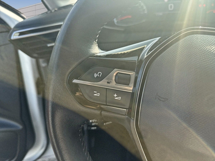 Peugeot 208 PureTech 100 S&S BVM6 Style
