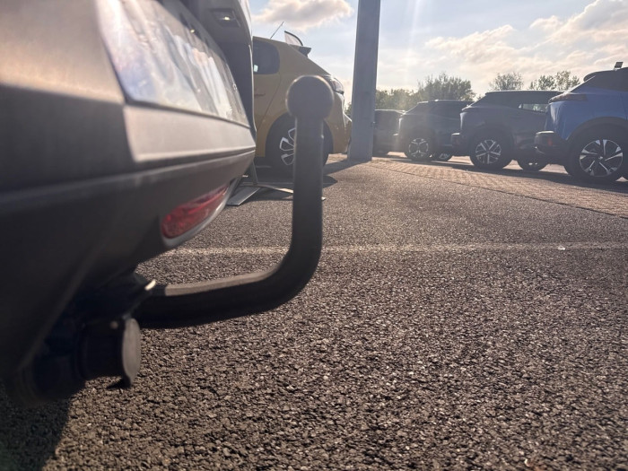 Peugeot 208 PureTech 100 S&S BVM6 Style