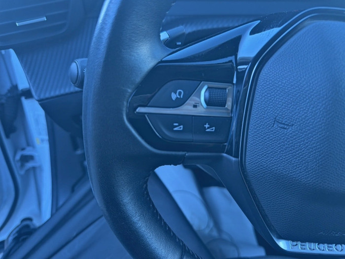 Peugeot 2008 BlueHDi 130 S&S EAT8 Allure Pack