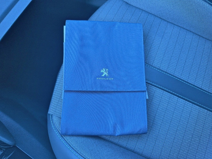 Peugeot 2008 BlueHDi 130 S&S EAT8 Allure Pack