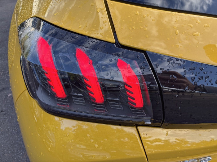Peugeot 208 PureTech 100 S&S EAT8 Allure