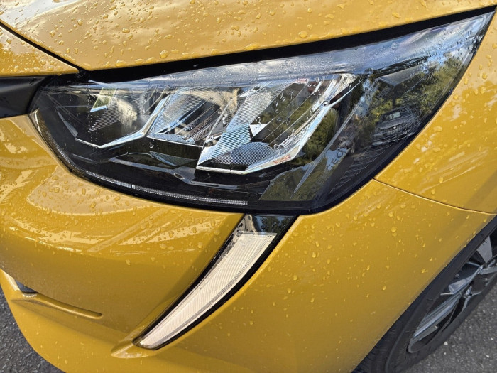 Peugeot 208 PureTech 100 S&S EAT8 Allure