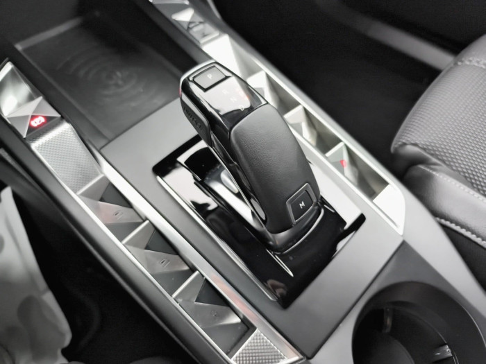 DS DS 3 Nouveau Hybride 145 e-DCT6 Pallas