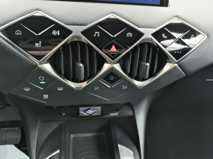 DS DS 3 Nouveau Hybride 145 e-DCT6 Pallas