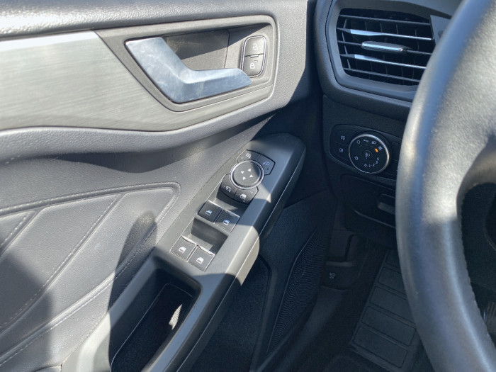 Ford Focus 1.0 EcoBoost 125ch mHEV Titanium X