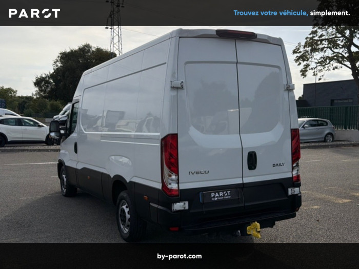 IVECO Daily 35S Fg 35S18H 3.0 V12 Hi-Matic