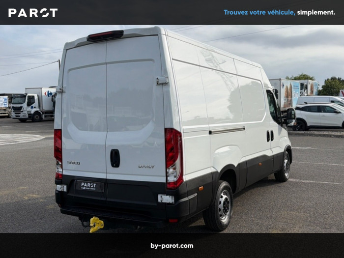 IVECO Daily 35S Fg 35S18H 3.0 V12 Hi-Matic