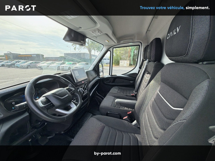 IVECO Daily 35S Fg 35S18H 3.0 V12 Hi-Matic