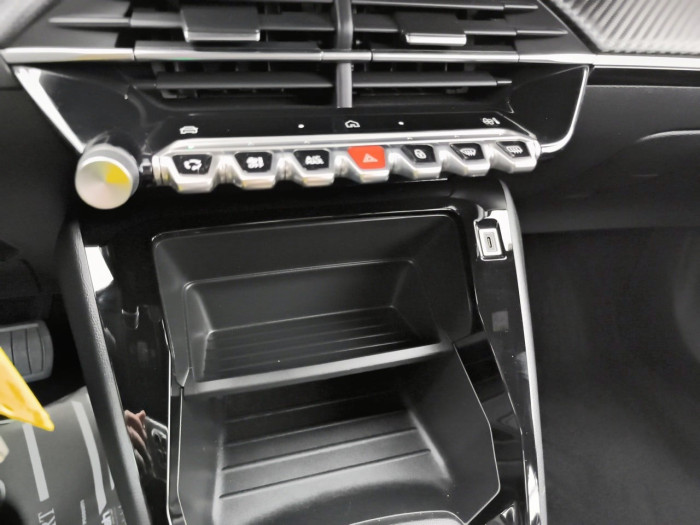 Peugeot 2008 Hybrid 136 e-DCS6 Style