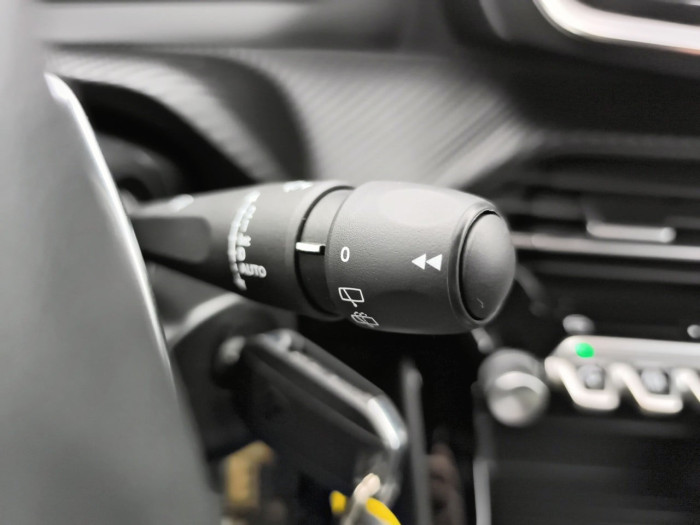 Peugeot 2008 Hybrid 136 e-DCS6 Style