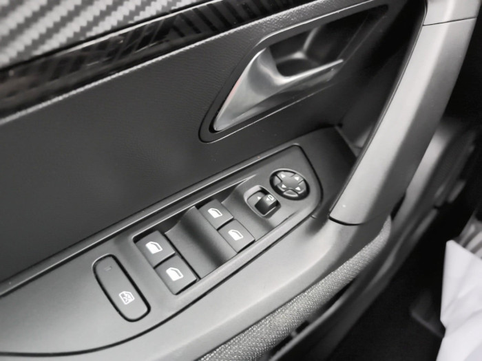 Peugeot 2008 Hybrid 136 e-DCS6 Style