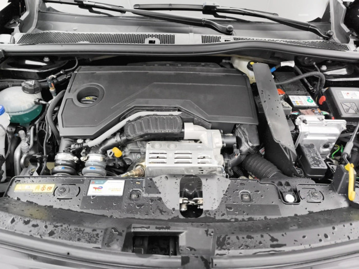 Peugeot 2008 Hybrid 136 e-DCS6 Style
