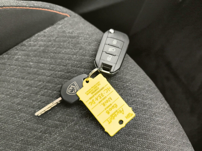 Peugeot 2008 Hybrid 136 e-DCS6 Style