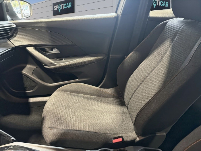 Peugeot 2008 Hybrid 136 e-DCS6 Style