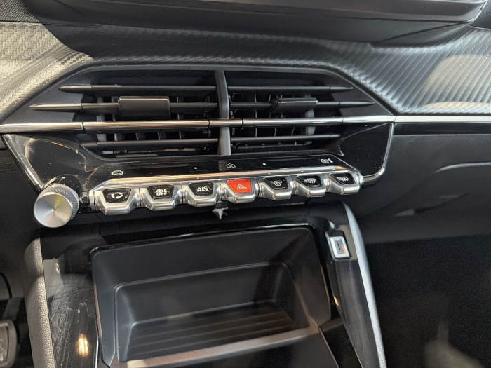 Peugeot 2008 Hybrid 136 e-DCS6 Style