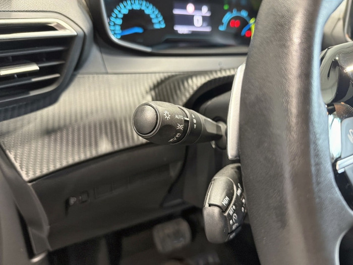 Peugeot 2008 Hybrid 136 e-DCS6 Style
