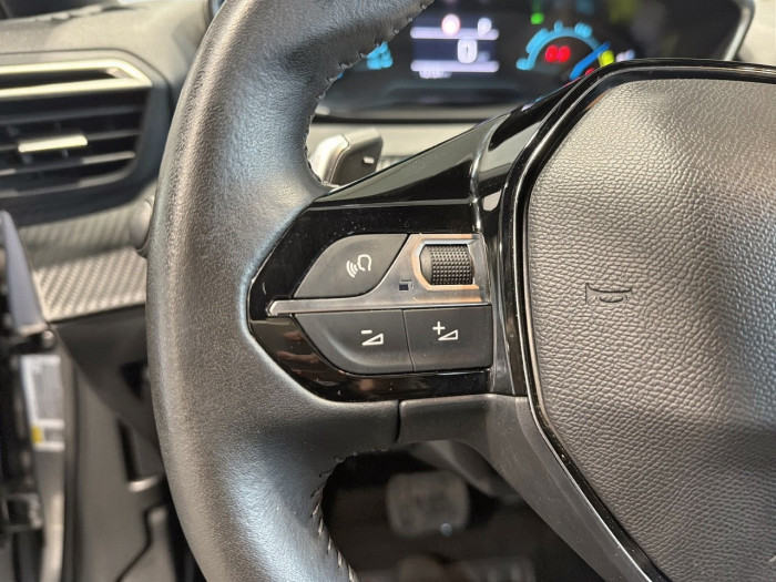Peugeot 2008 Hybrid 136 e-DCS6 Style