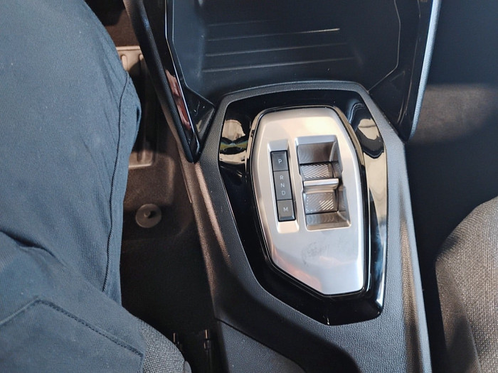 Peugeot 2008 Nouveau Hybrid 145 e-DCS6 Style