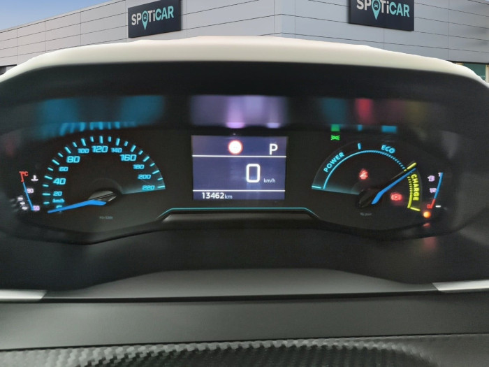 Peugeot 2008 Nouveau Hybrid 145 e-DCS6 Style