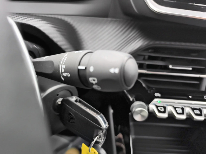Peugeot 2008 Nouveau Hybrid 145 e-DCS6 Style