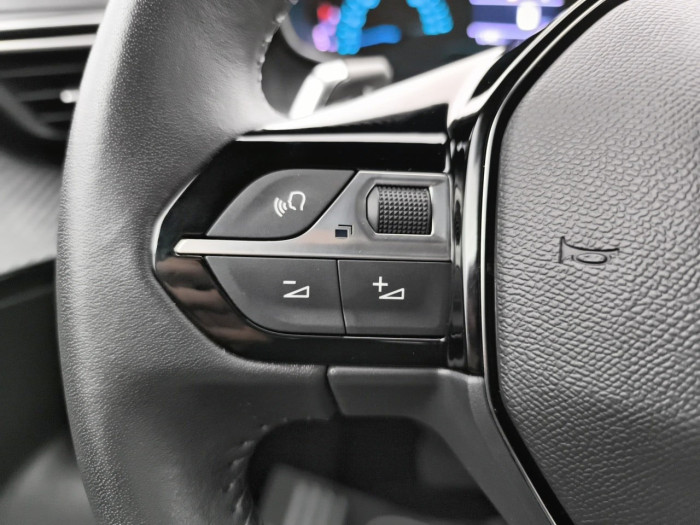 Peugeot 2008 Nouveau Hybrid 145 e-DCS6 Style