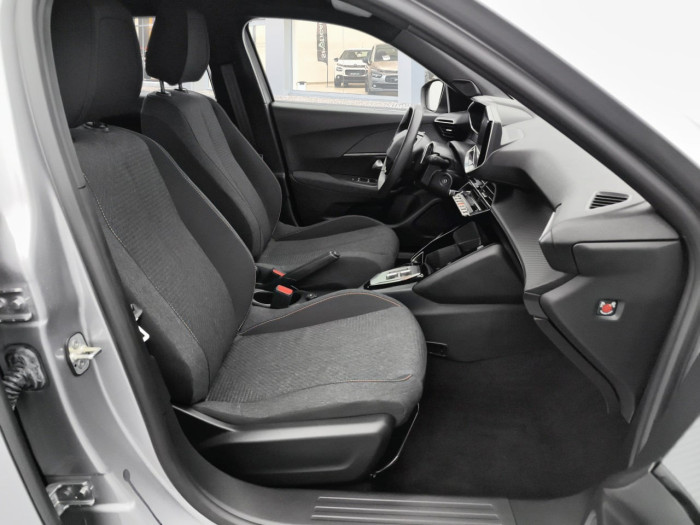 Peugeot 2008 Nouveau Hybrid 145 e-DCS6 Style