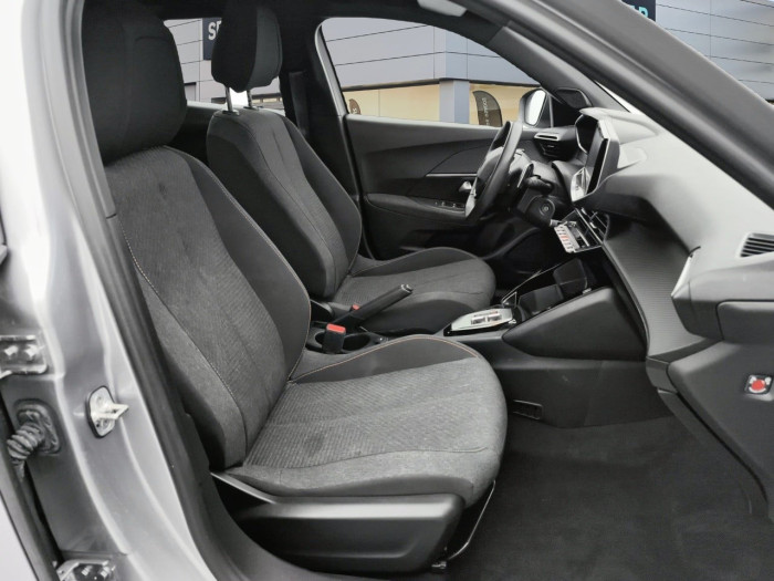 Peugeot 2008 Nouveau Hybrid 145 e-DCS6 Style